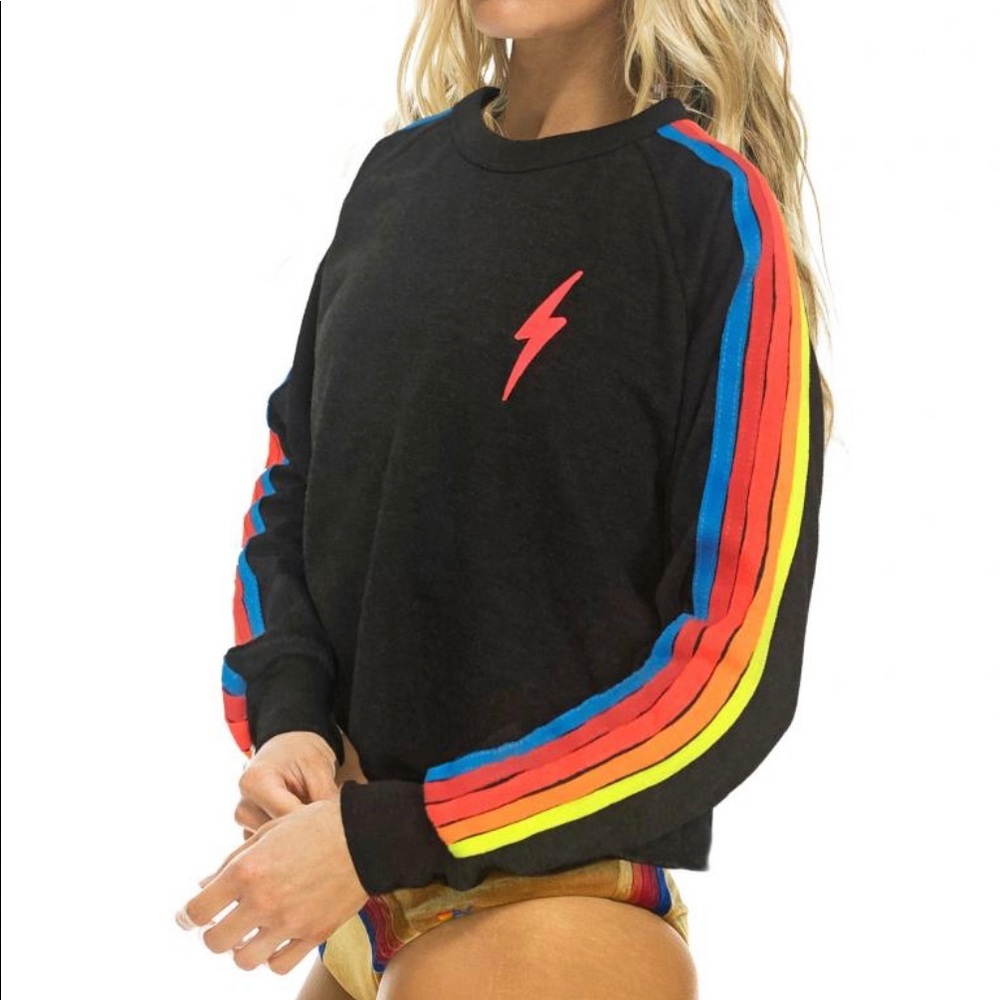 BOLT EMBROIDERY CLASSIC CROPPED CREW SWEATSHIRT